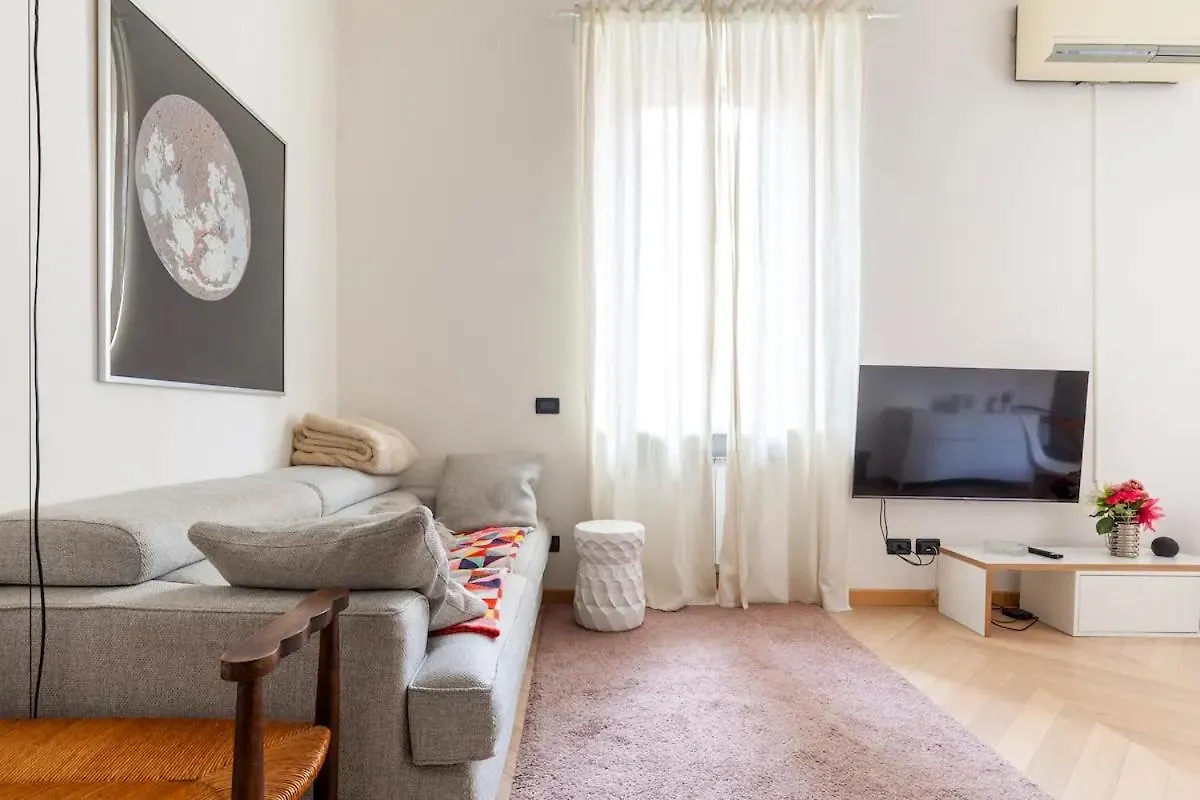 Lovely Studio - Heart Of Milan contacts