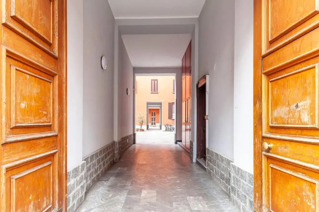 Lovely Studio - Heart Of Milan
