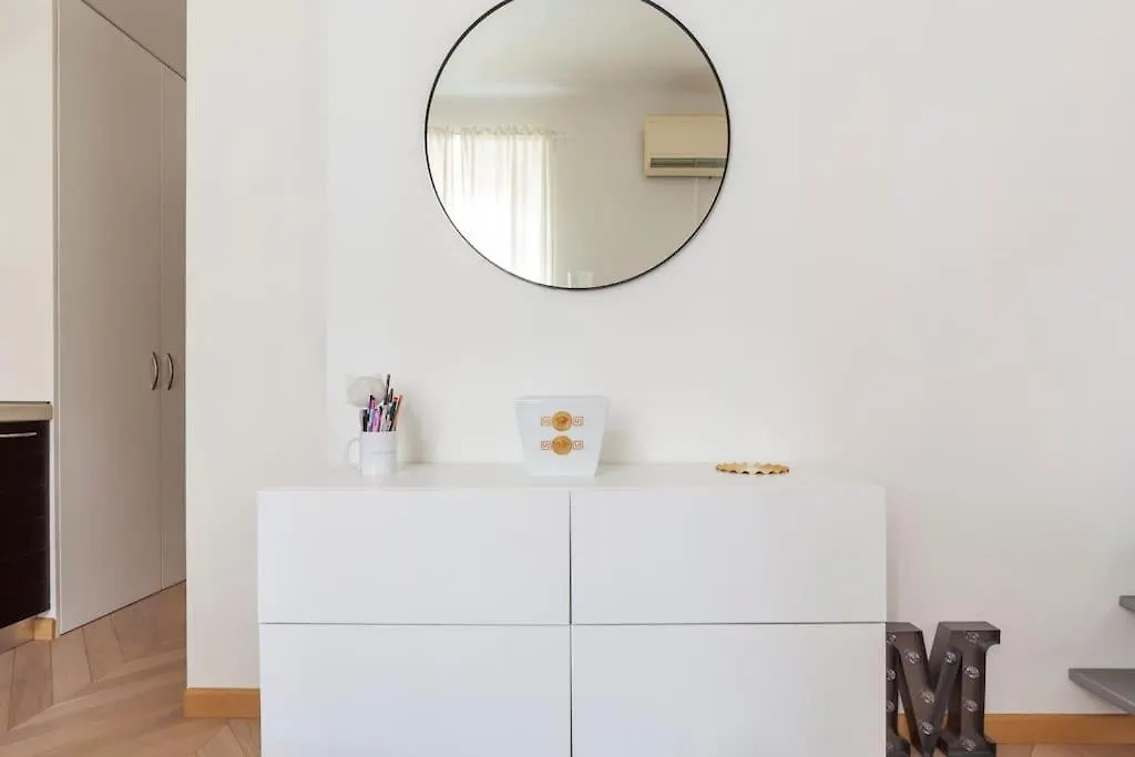 Lovely Studio - Heart Of Milan